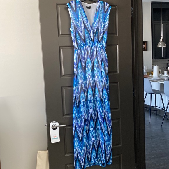 bebe Dresses & Skirts - Bebe Maxi Dress with Slit